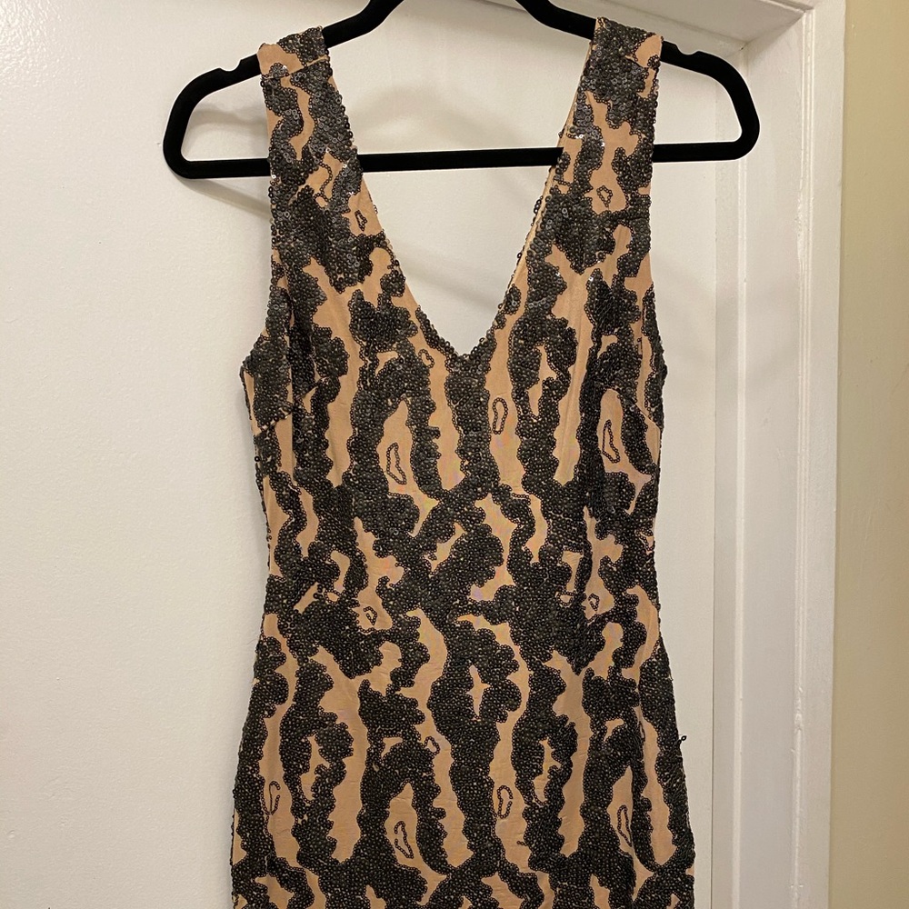 Luxe London Satin dress with Sequins 🙌🏼